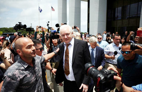 Julian Assange Returns to Australia After US Legal Battle Ends WikiLeaks founder Julian Assange made a triumphant return to Australia today, landing in Canberra aboard a chartered jet after reaching a plea deal with US prosecutors. The 52-year-old Assange, known for his role in publishing classified US military secrets, concluded a prolonged legal saga with a surprise guilty plea in a US district court in Saipan.