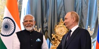 ਪ੍ਰਧਾਨ ਮੰਤਰੀ ਮੋਦੀ ਵੱਲੋਂ ਰੂਸ ਦੌਰੇ ‘ਤੇ ਪੂਤਿਨ ਨਾਲ ਮੁਲਾਕਾਤ : ਸ਼ਾਂਤੀ ਲਈ ਭਾਰਤ ਵੱਲੋਂ ਮਦਦ ਦਾ ਭਰੋਸਾ ਦੁਆਇਆ Prime Minister Modi meets Putin on his visit to Russia: Assured India's help for peace