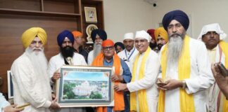 ਸ੍ਰੀ ਅਨੰਦਪੁਰ ਸਾਹਿਬ ਵਿਖੇ ਨਤਮਸਤਕ ਹੋਏ ਰਾਜਪਾਲ ਕਟਾਰੀਆ; ਜਥੇਦਾਰ ਗੜਗੱਜ ਨਾਲ ਵੀ ਕੀਤੀ ਮੁਲਾਕਾਤ Anandpur Sahib