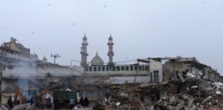 ਦਿੱਲੀ ‘ਚ ਮਸਜਿਦ ਨੇੜੇ ਕਬਜ਼ੇ ਹਟਾਉਣ ਦੀ ਮੁਹਿੰਮ ਦੌਰਾਨ ਝੜਪ ‘ਚ ਪੰਜ ਲੋਕ ਜ਼ਖਮੀ Five people injured in clash